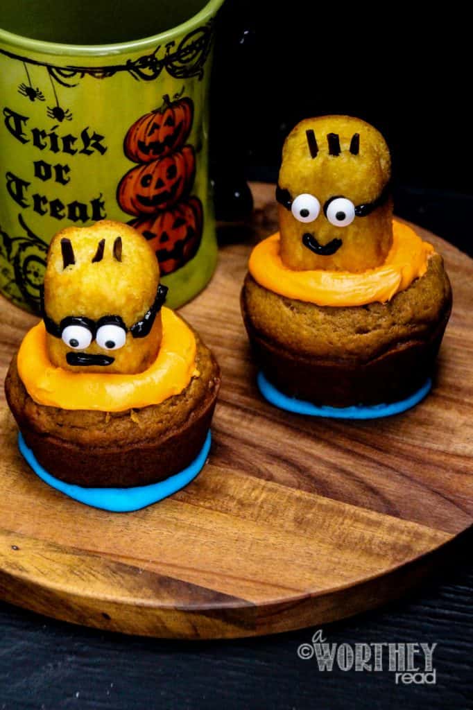 Easy Minion Pumpkin Cupcakes.