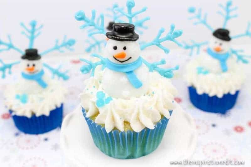 snowflake cupcakes for christmas
