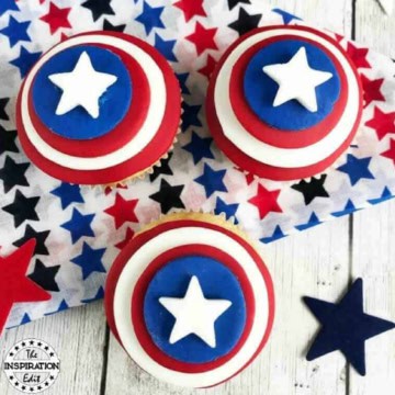 Captain America Superhero Cupcakes.