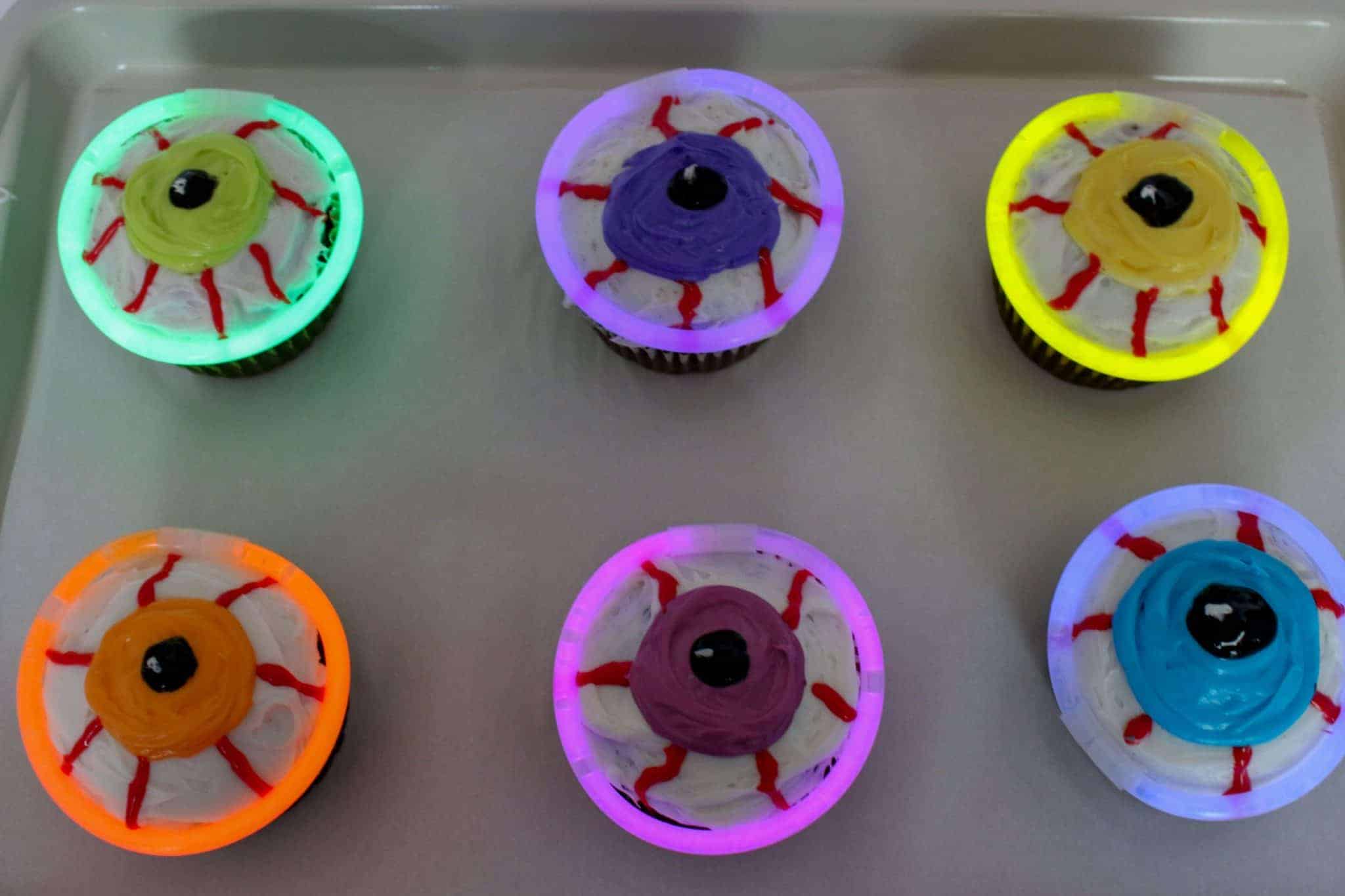 halloween eyeball cupcakes