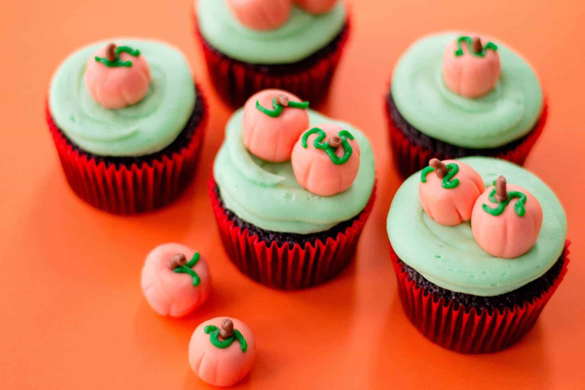 Super cute pumpkin cupcakes