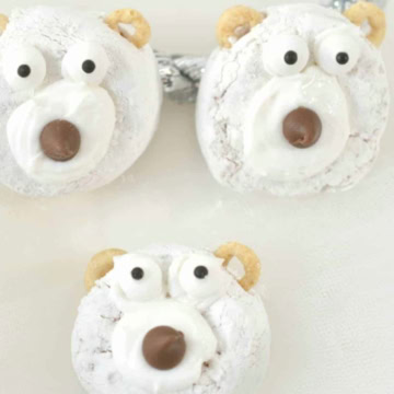 Christmas Donuts Polar Bear Style.
