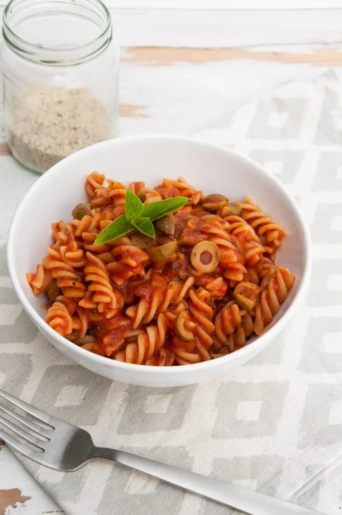 easy-tomato-olive-pasta.jpg