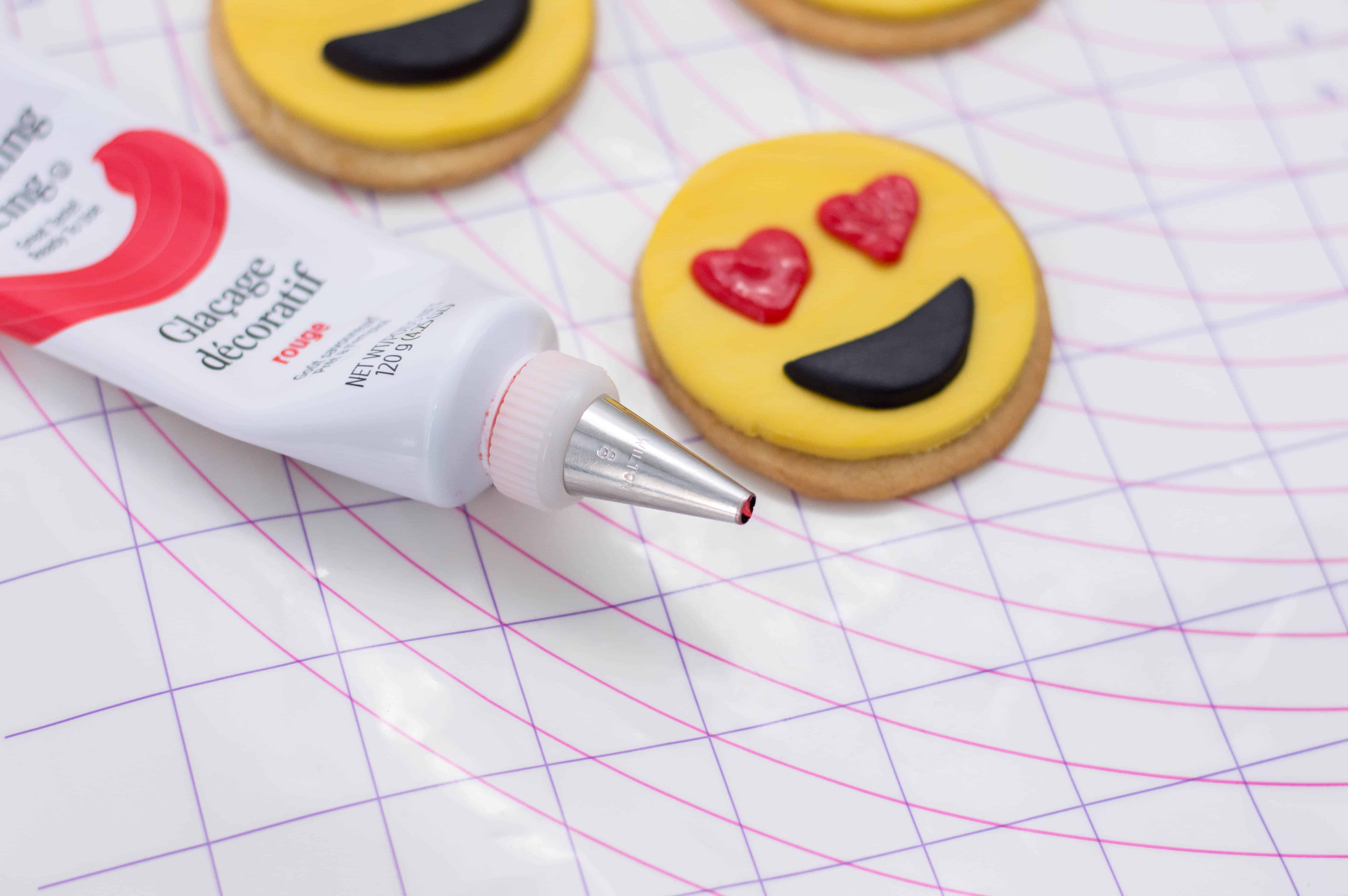 Smiley Face Emoji Valentine's Cookies.