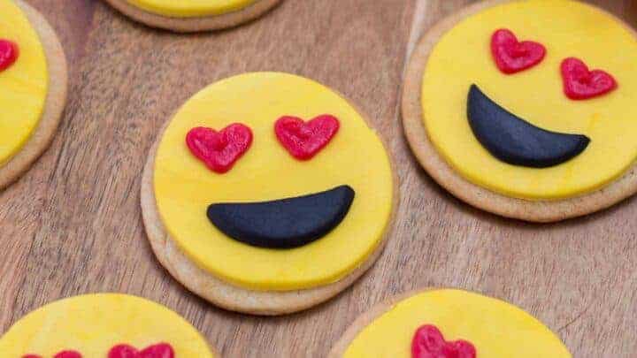 Coeur yeux Emoji Cookie/Icing Cutter