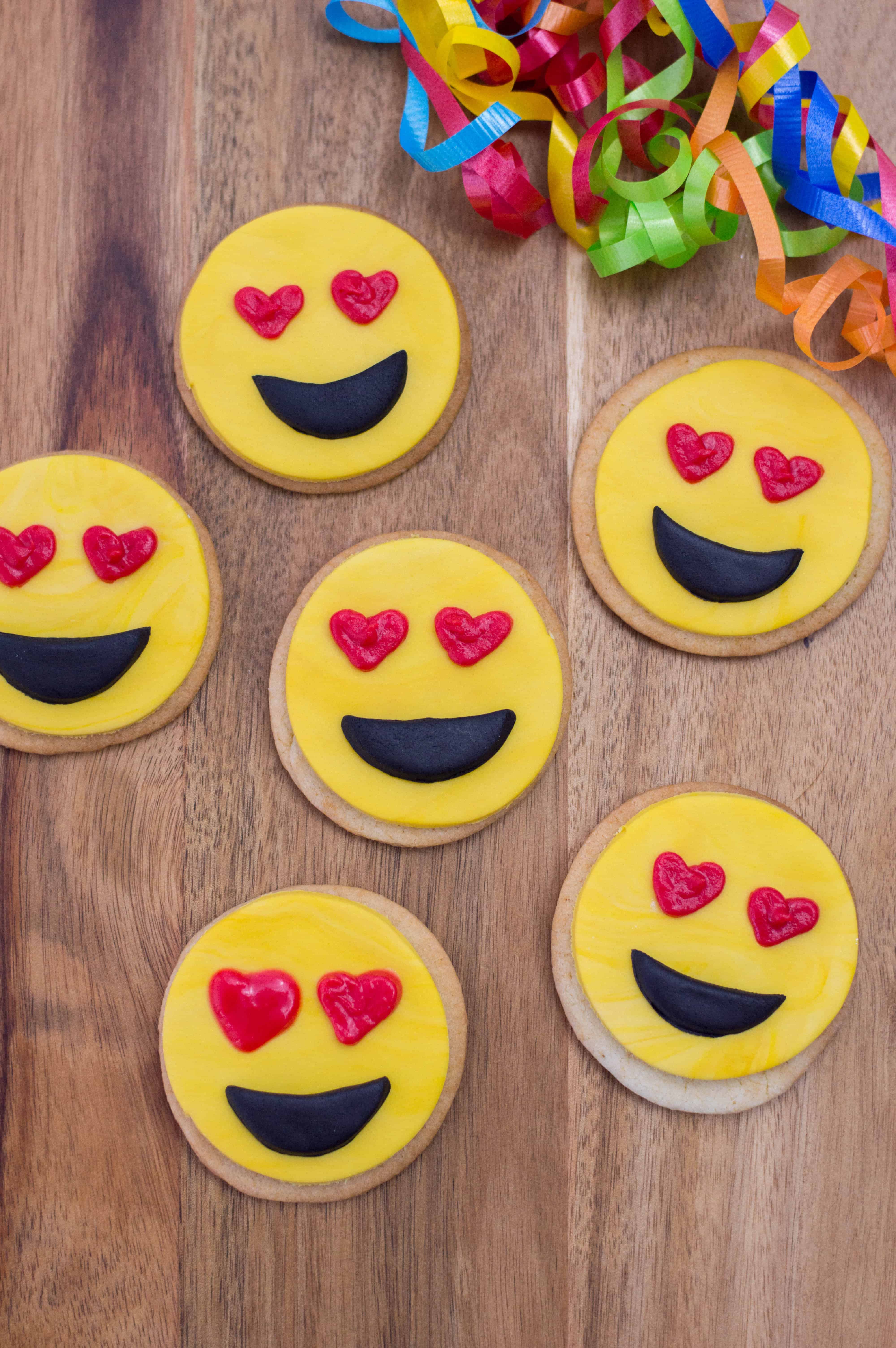 Smiley Face Emoji Valentine's Cookies.