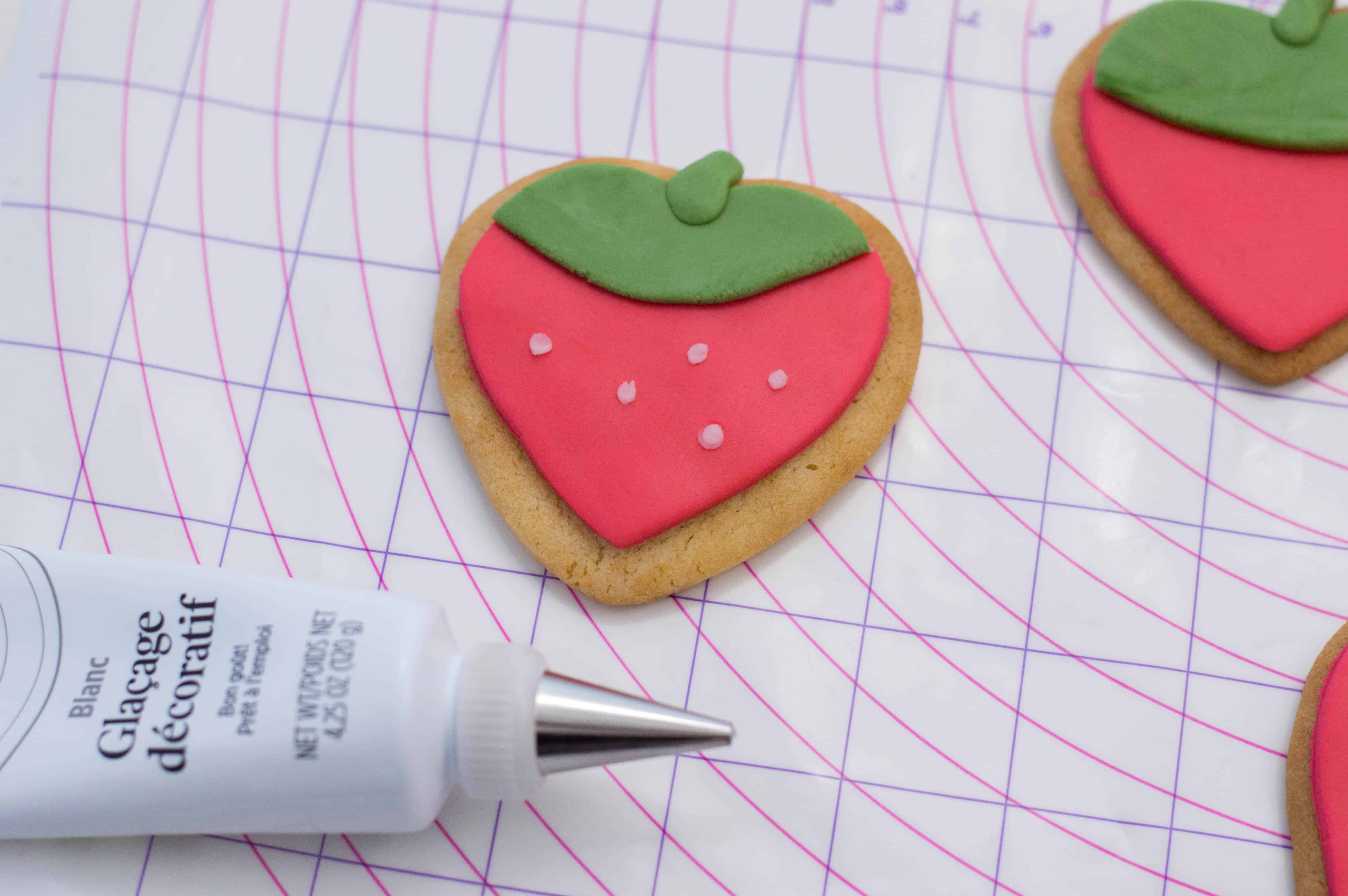 strawberry shaped cookies