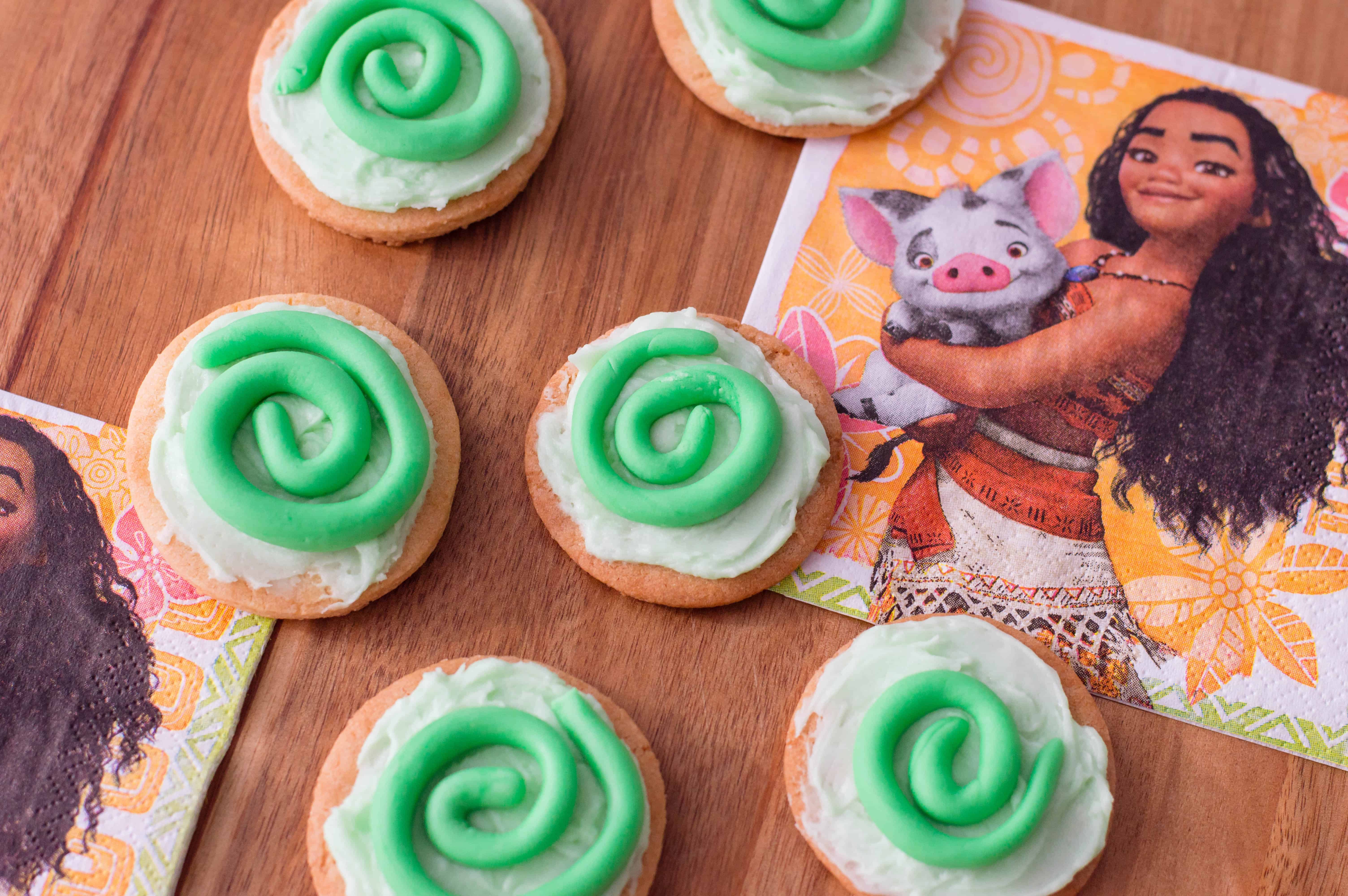 making moana cookies