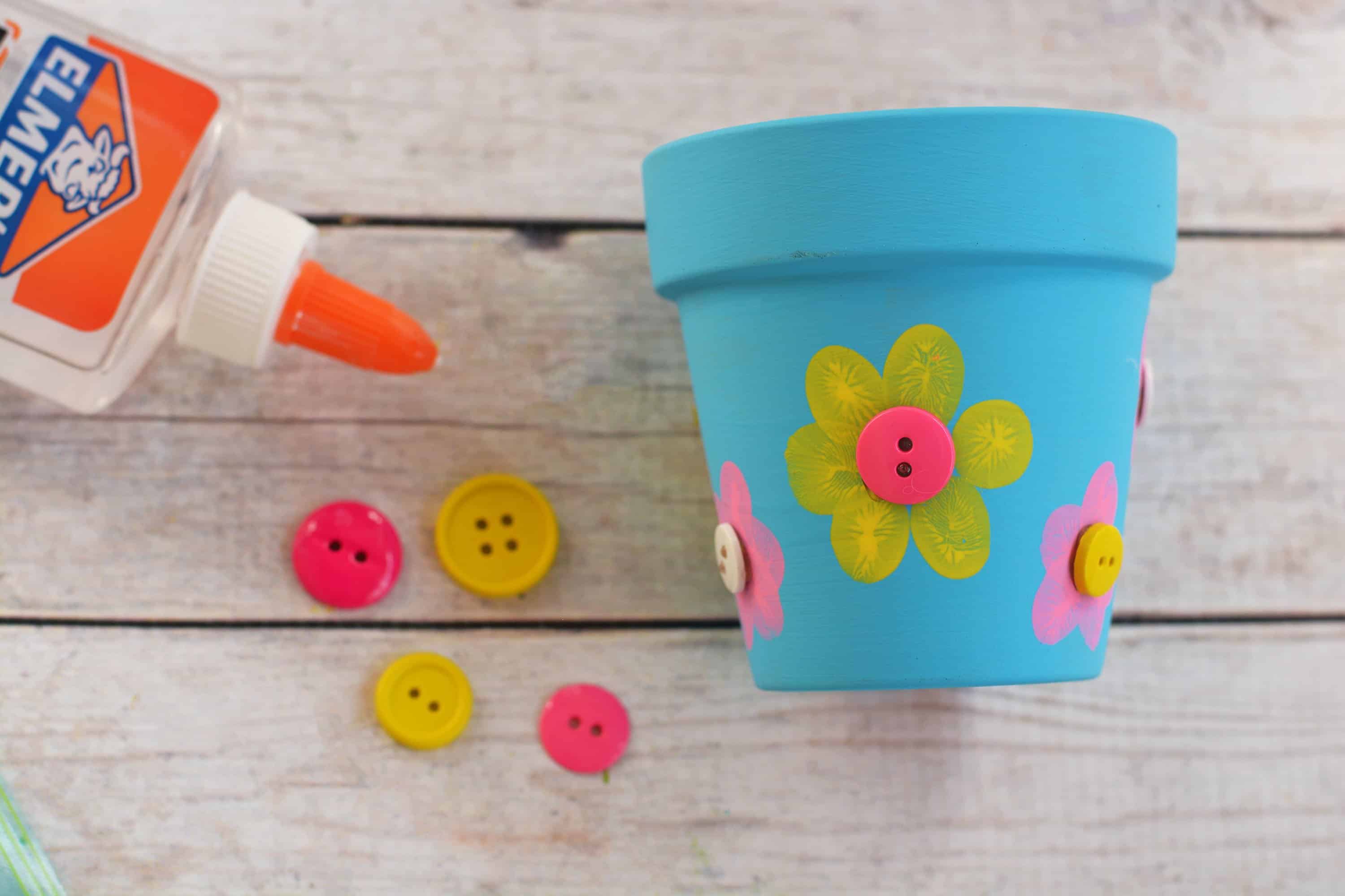 fingerprint flower pot craft idea for kids