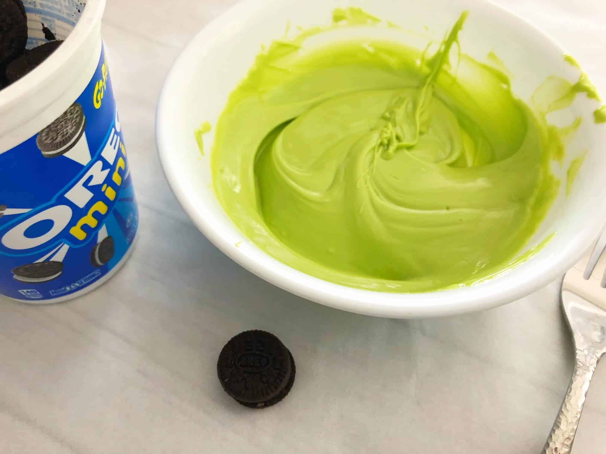 Icing to Decorate Oreo Cookies.