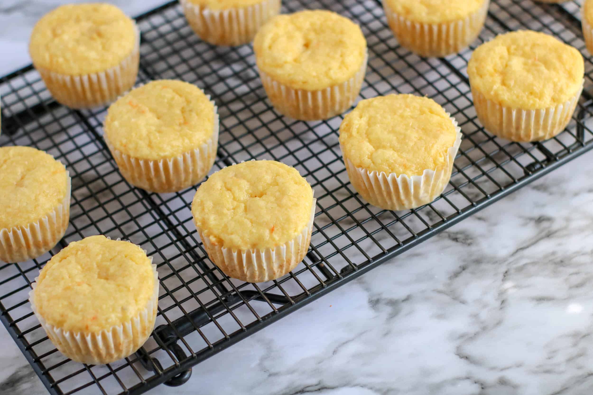 Luau Cupcakes.