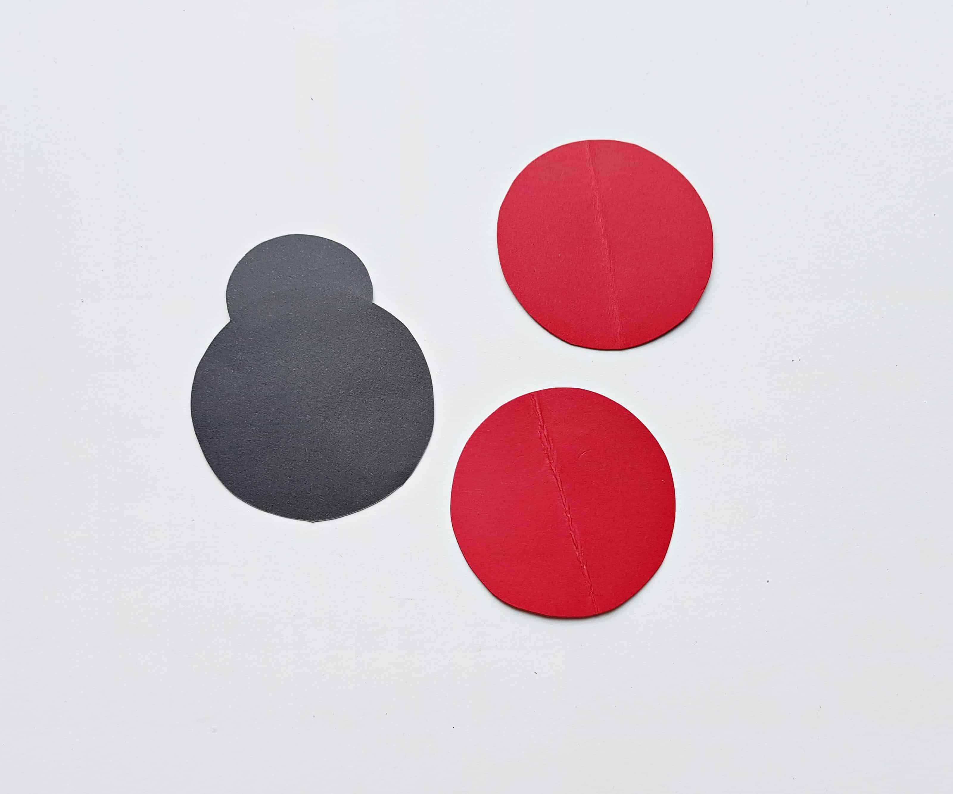 Making a Paper Ladybug Craft.