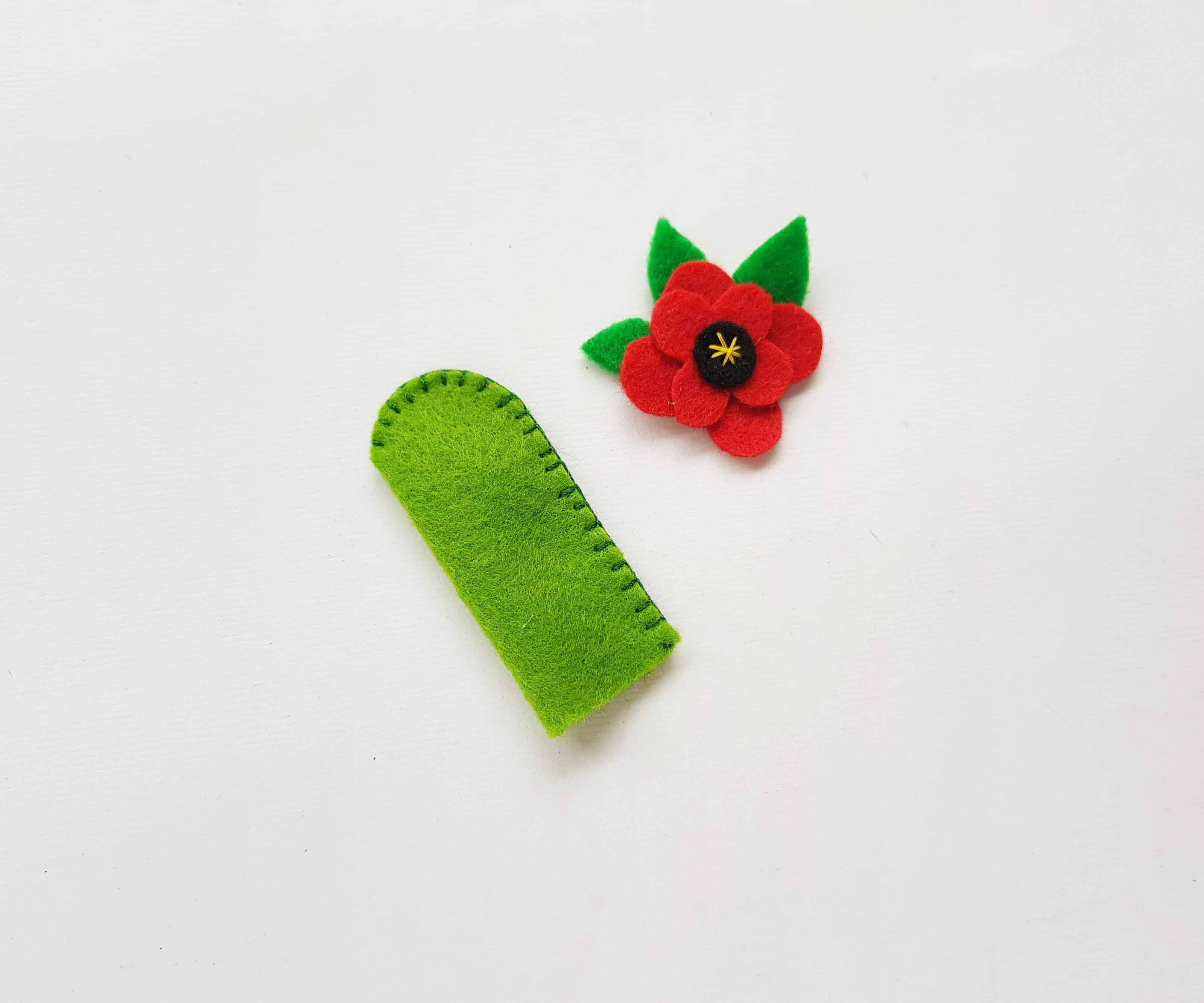 Making a Poppy Pencil Topper.