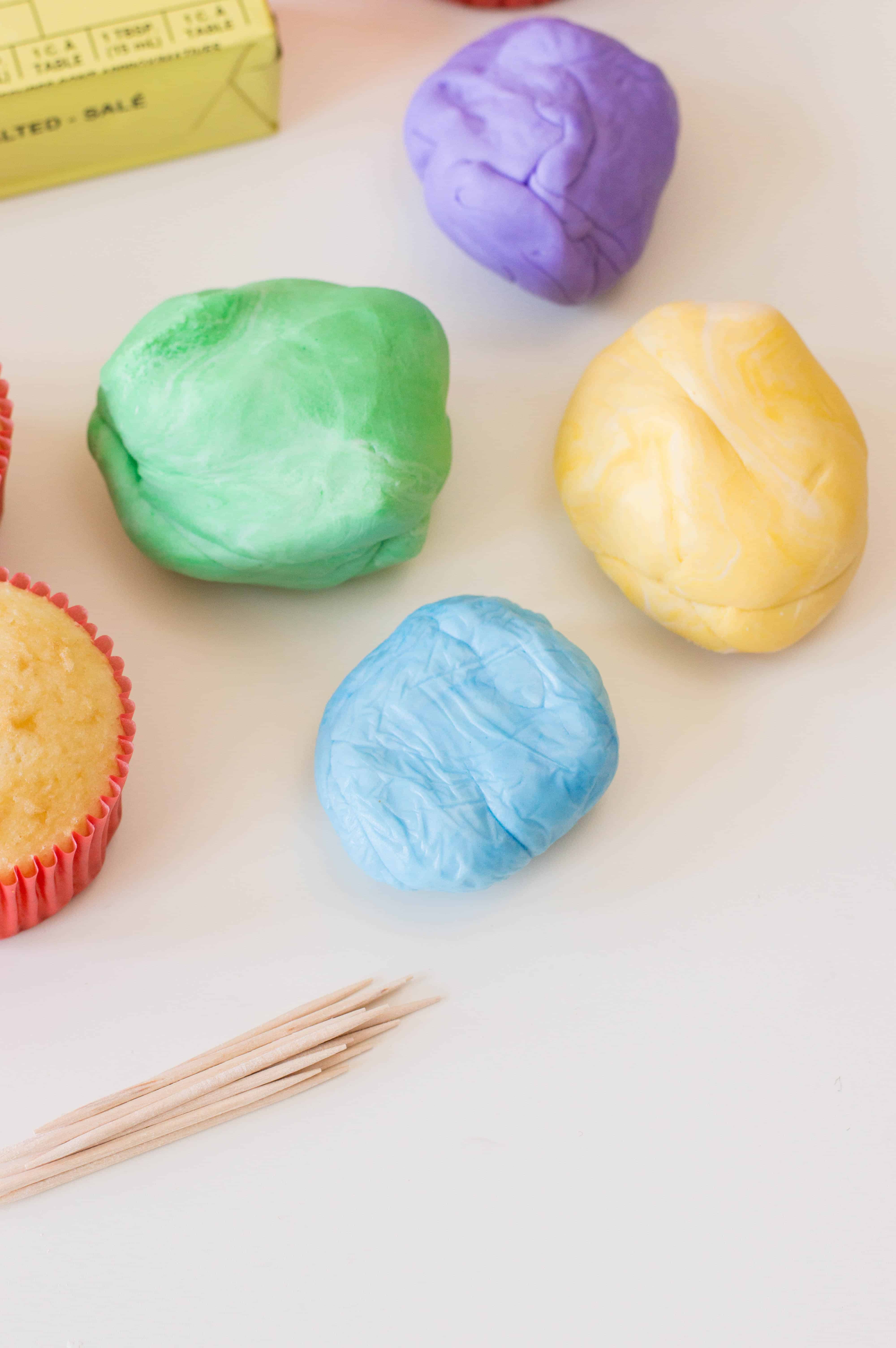 circus clown cupcakes
