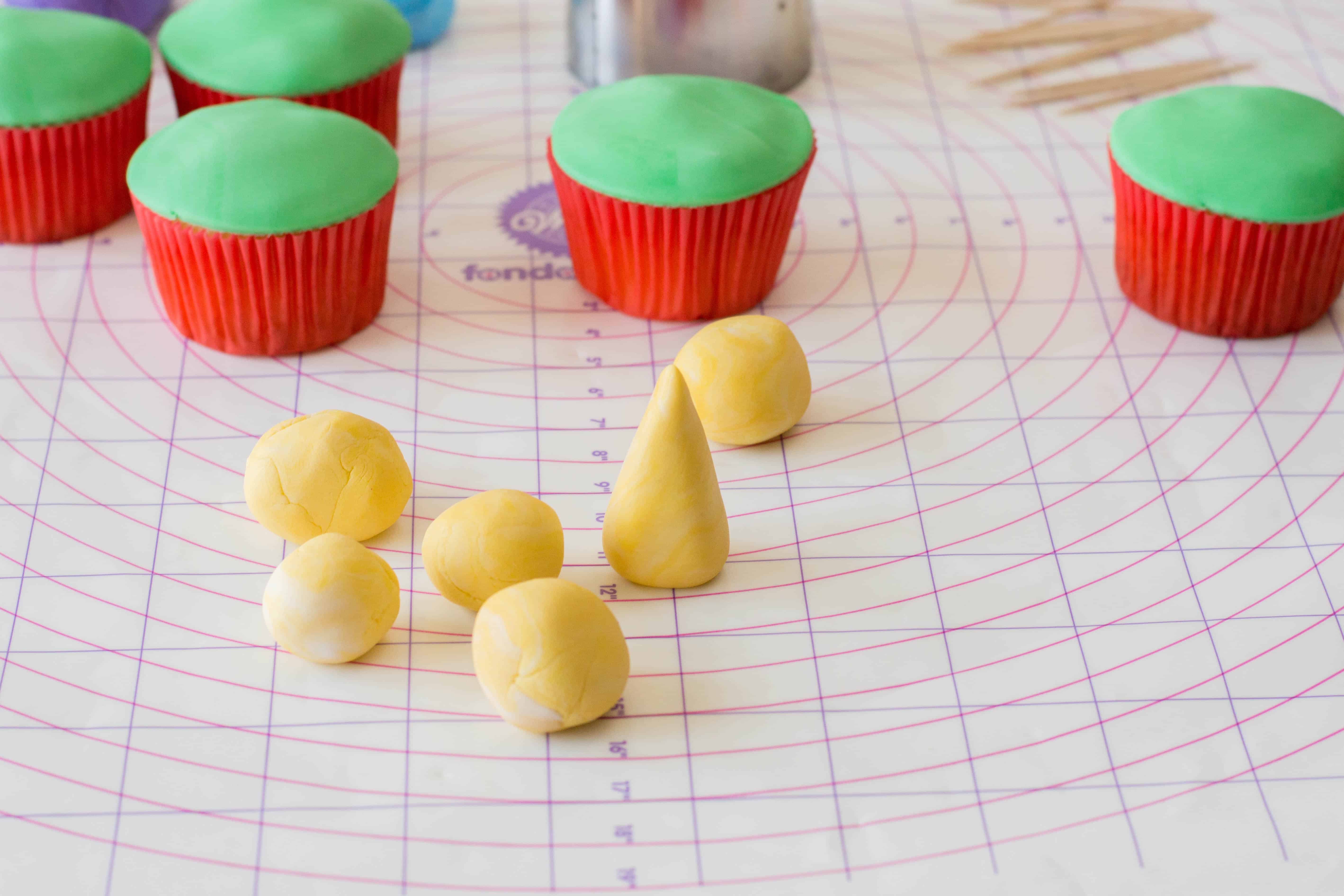 circus clown cupcakes