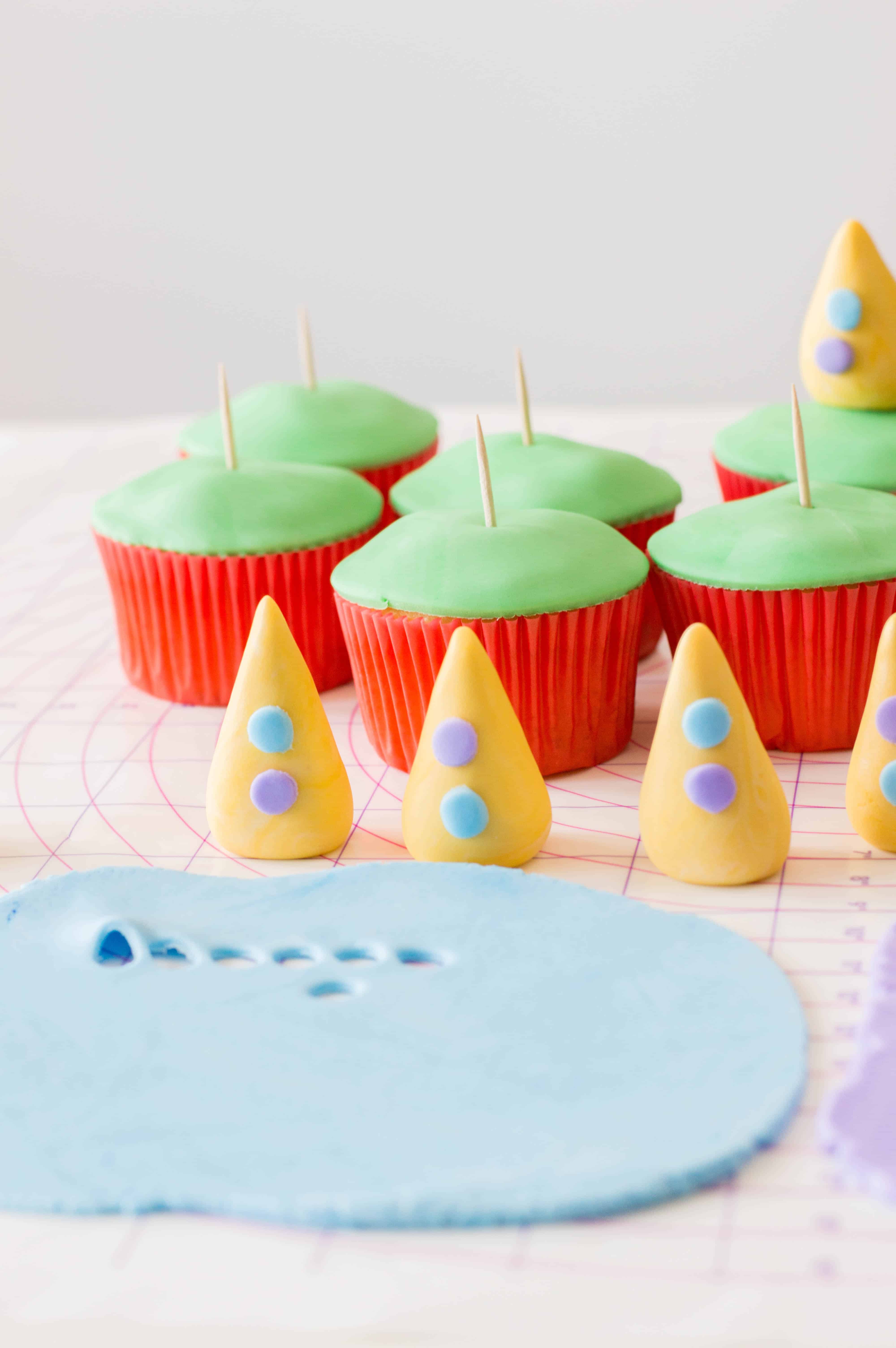 circus clown cupcakes