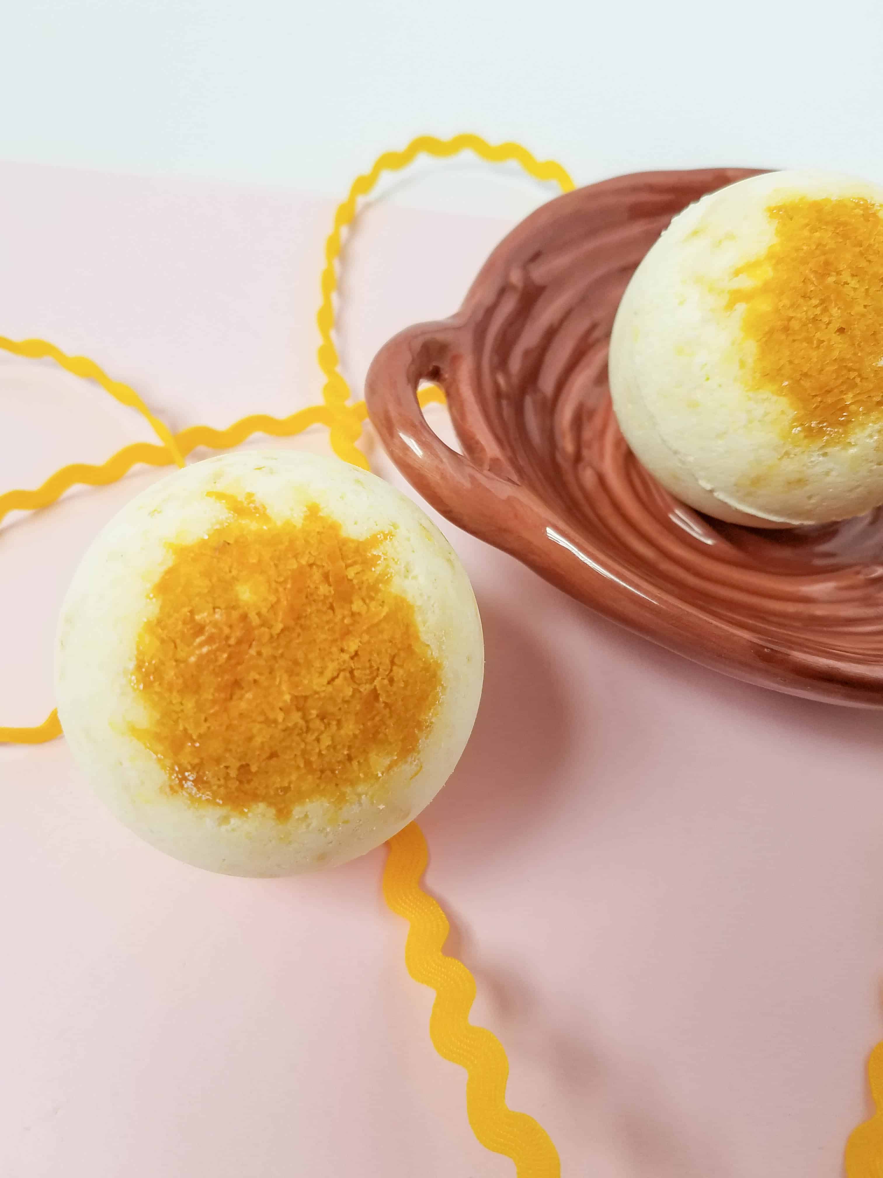 The Best Bath Bombs With Fresh Lemon Zest.