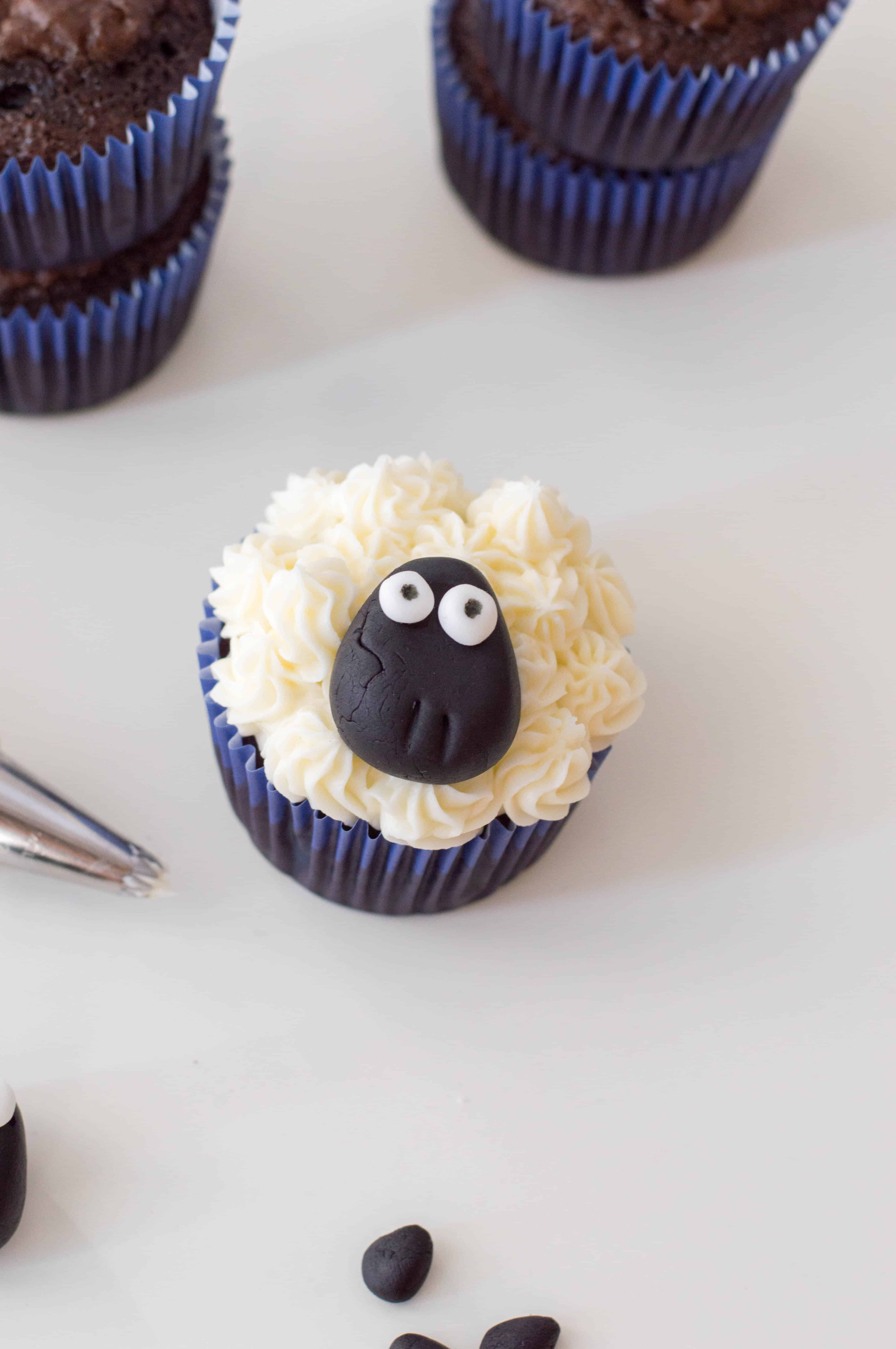 easter cupcakes sheep