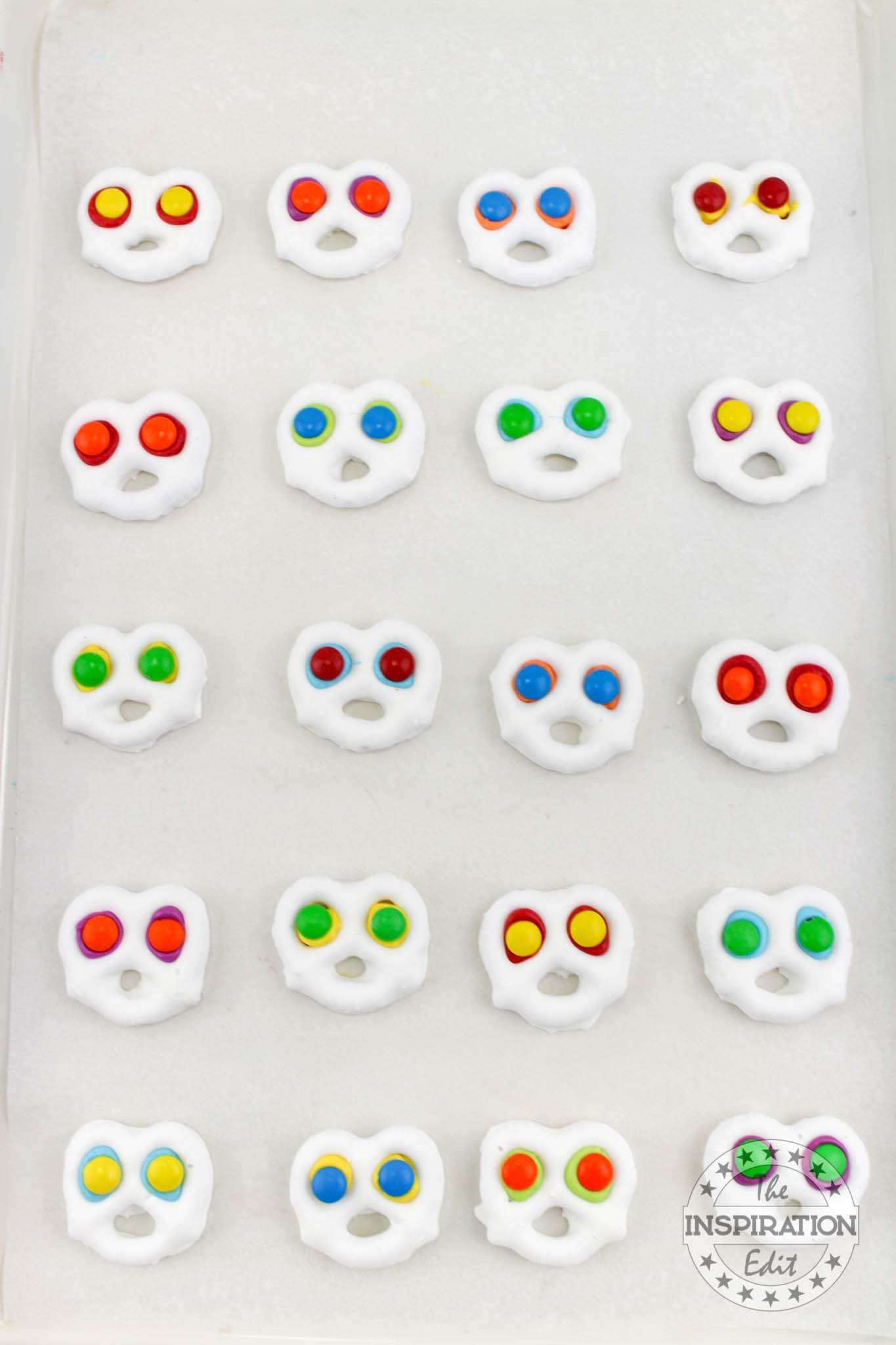 halloween ghost pretzels with ghost pretzels