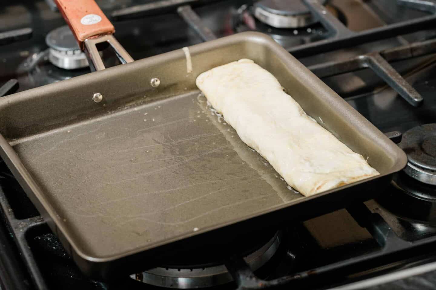 Making Japanese Omelette Recipe Using A Tamagoyaki Pan.