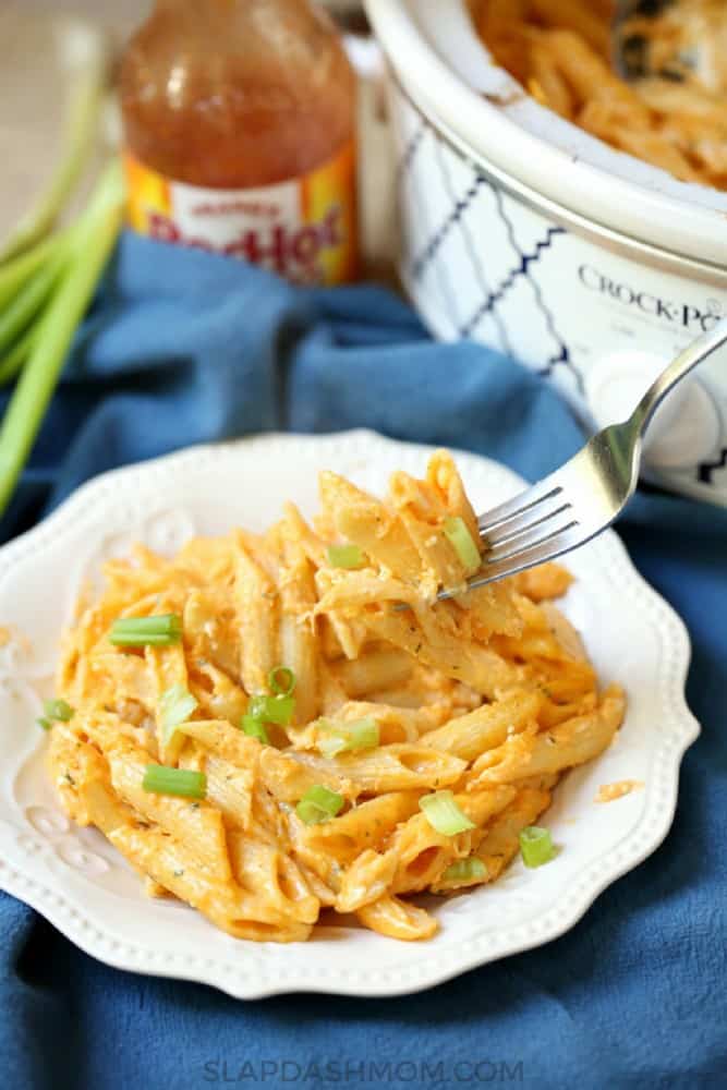 Crock-Pot-Buffalo-Ranch-Pasta