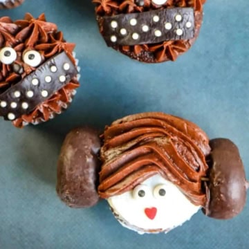 Star Wars Chewbacca Cupcakes and Leia Cupcakes.