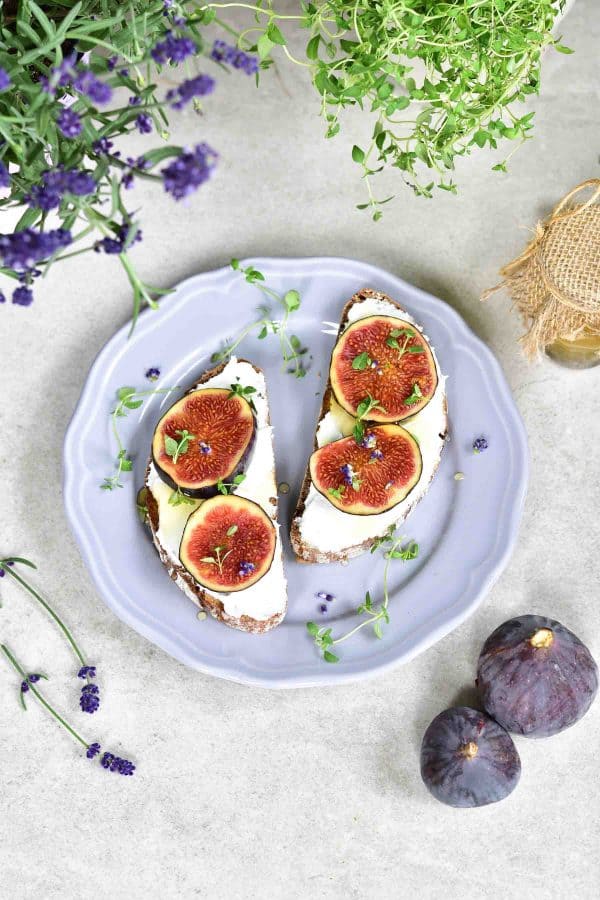 fig-and-goat-cheese-toast