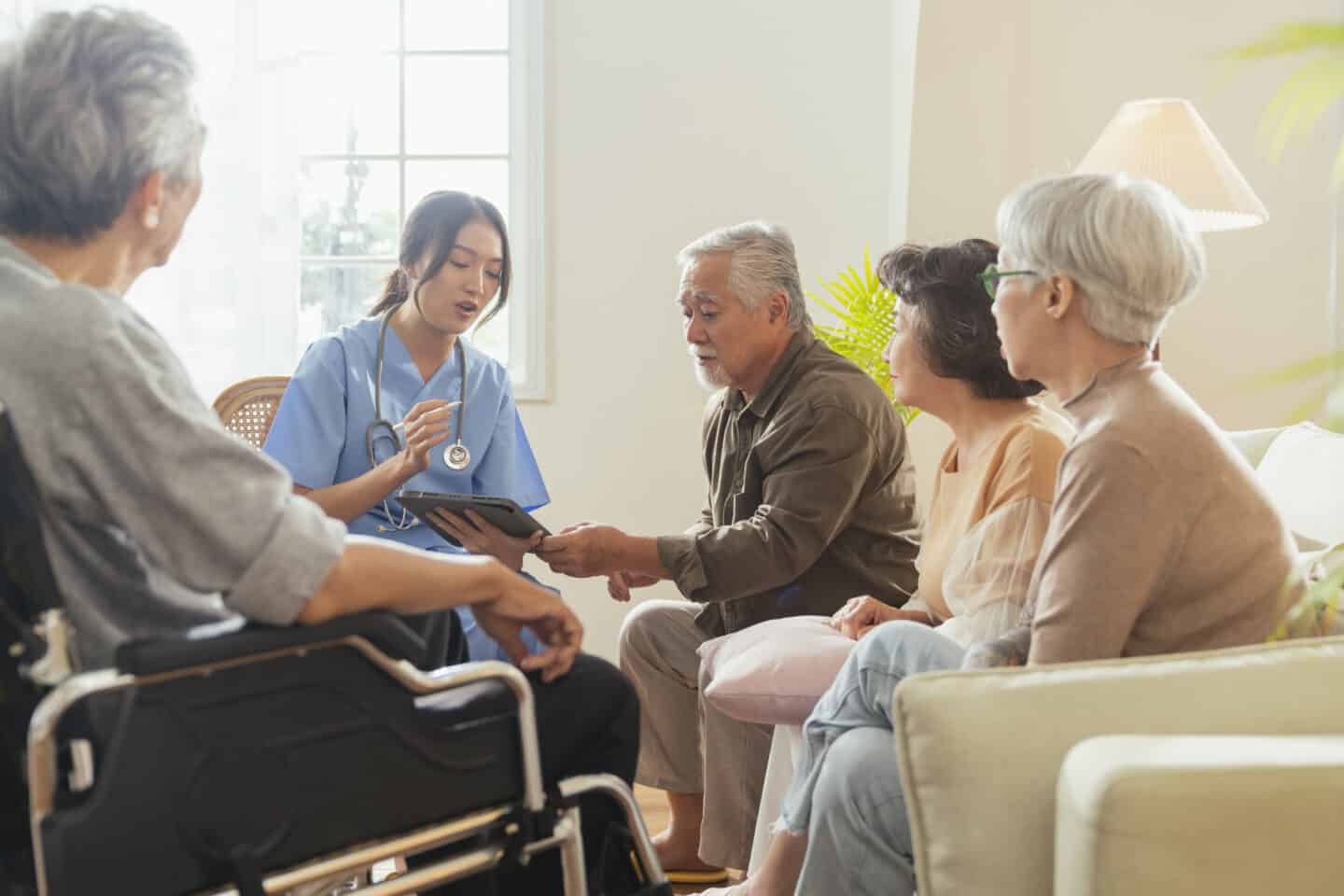 Main Advantages Of Living In A Senior Home The Inspiration Edit main-advantages-of-living-in-a-senior-home-the-inspiration-edit