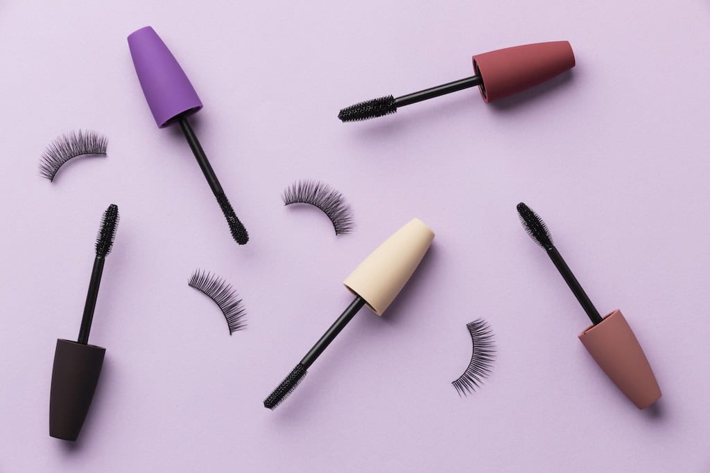 False Eyelashes on Mature Eyes.