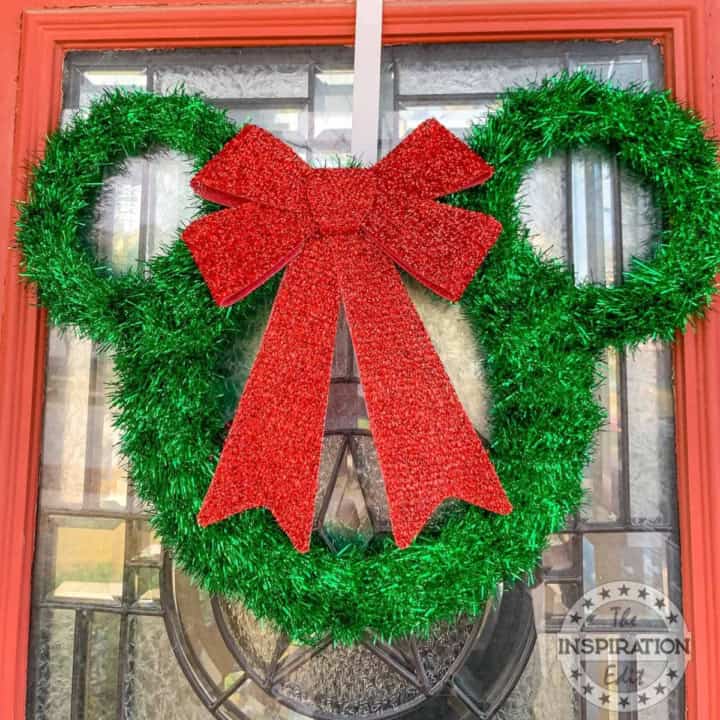 Minnie Mouse Christmas Wreath.